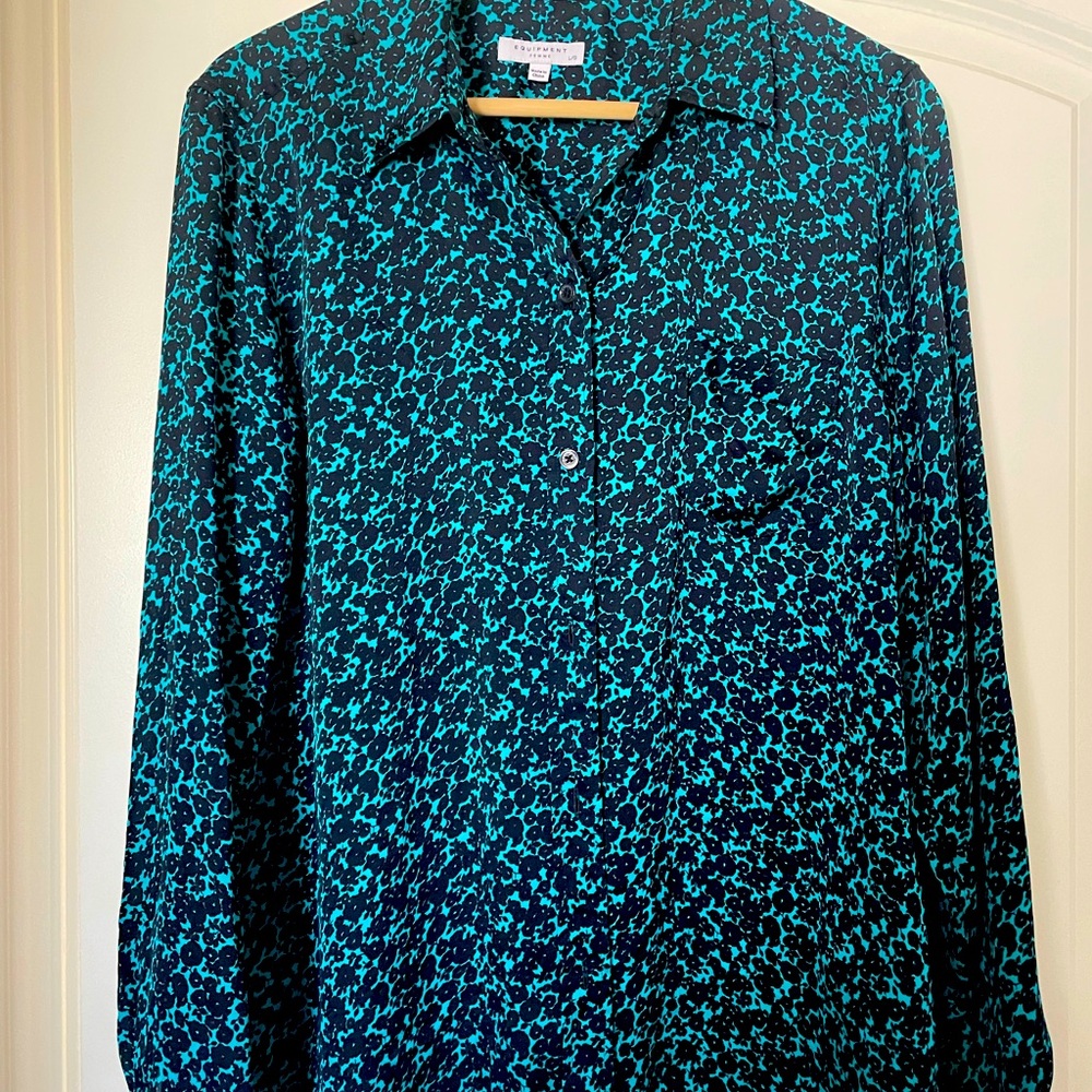 Equipment Buttons Down Shirt.